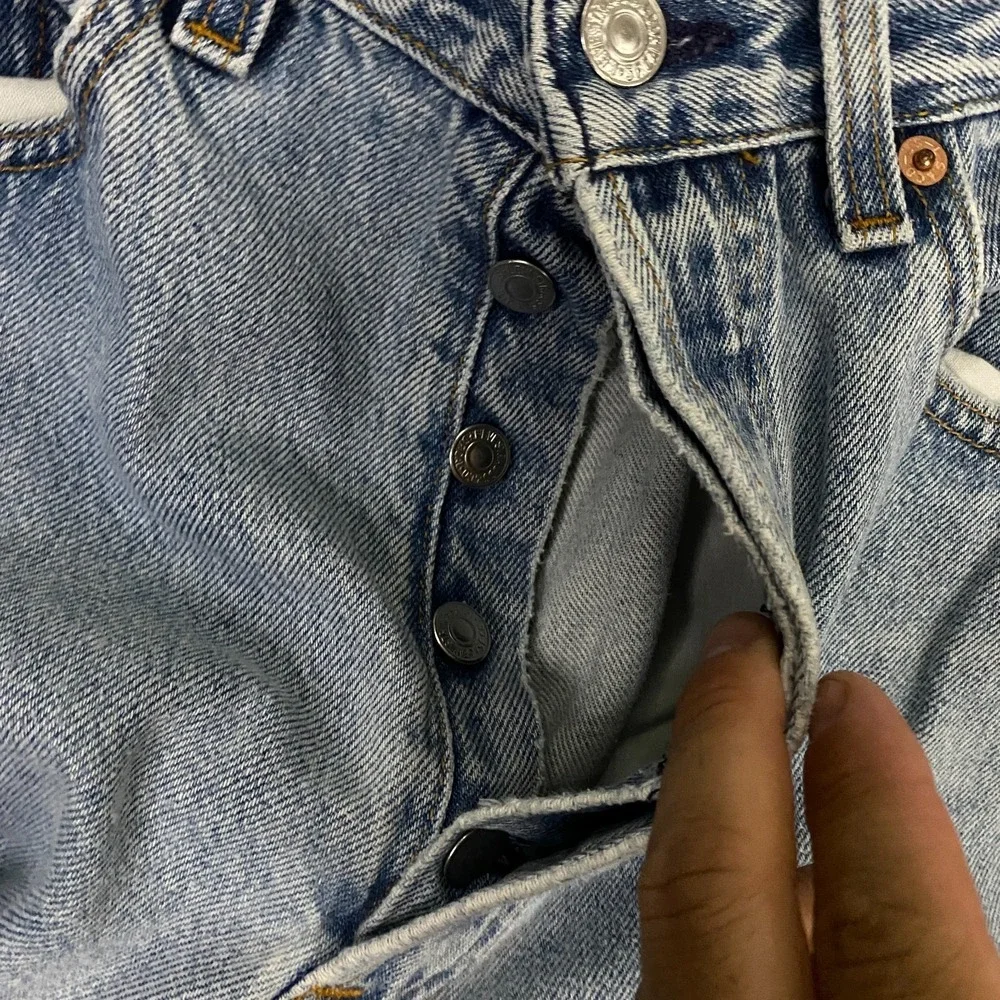 Vintage 90s Levis 501xx Jeans FITS 29x32 Button Fly Light Wash Blue Made in USA